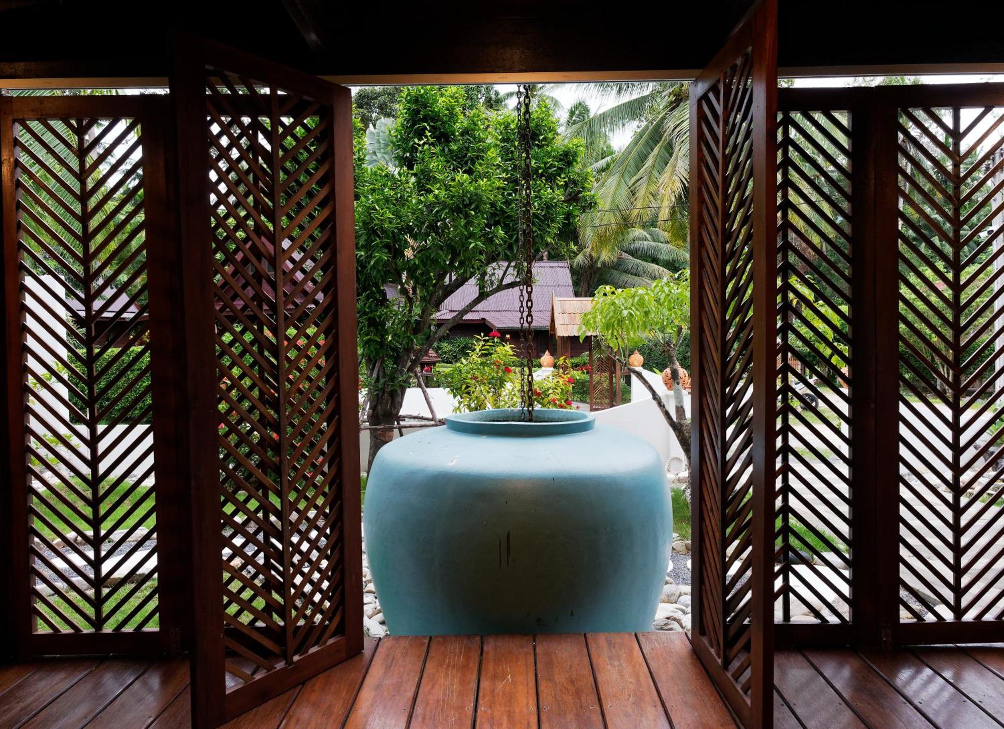 Leeloo Paradise Khanom Luaran gambar